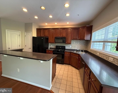 10292 Chestnut Park Lane - Photo Thumbnail 5