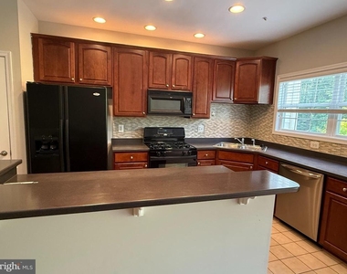 10292 Chestnut Park Lane - Photo Thumbnail 4