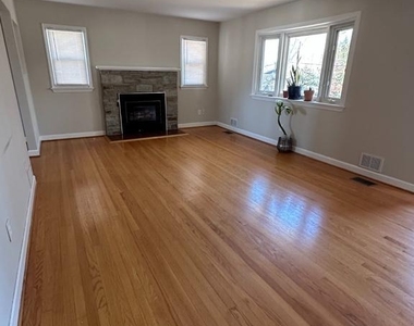 5118 Avoca Avenue - Photo Thumbnail 1