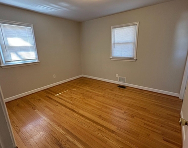 5118 Avoca Avenue - Photo Thumbnail 14