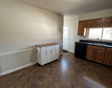5118 Avoca Avenue - Photo Thumbnail 7
