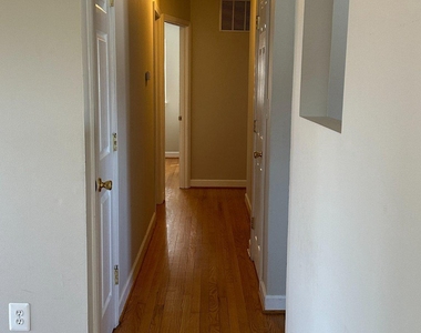 5118 Avoca Avenue - Photo Thumbnail 8