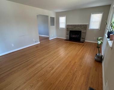5118 Avoca Avenue - Photo Thumbnail 2