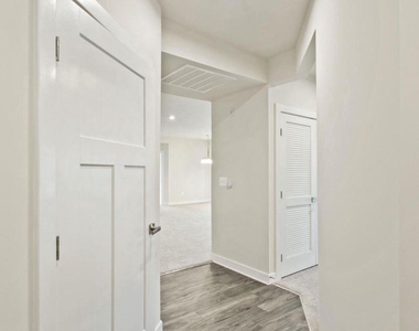 10010 Ruffian Way - Photo Thumbnail 3