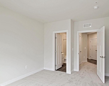 10010 Ruffian Way - Photo Thumbnail 5