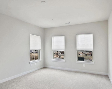 10010 Ruffian Way - Photo Thumbnail 21