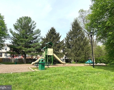 1679 Colonial Way - Photo Thumbnail 30