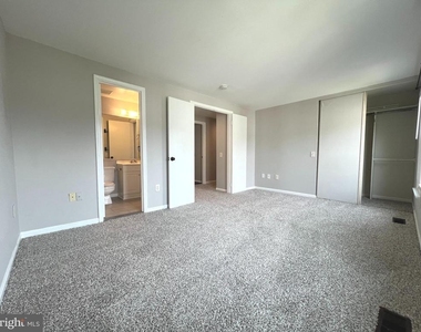 1679 Colonial Way - Photo Thumbnail 11