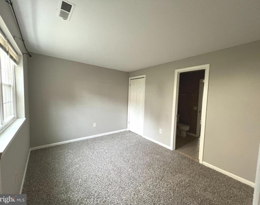 1679 Colonial Way - Photo Thumbnail 20