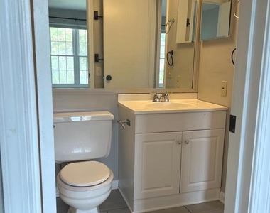 1679 Colonial Way - Photo Thumbnail 12