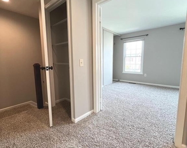 1679 Colonial Way - Photo Thumbnail 18