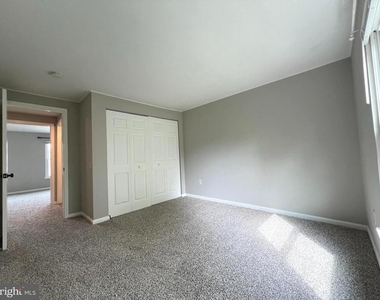 1679 Colonial Way - Photo Thumbnail 14
