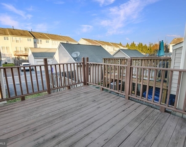3730 Singleton Terrace - Photo Thumbnail 10
