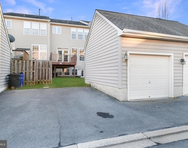 3730 Singleton Terrace - Photo Thumbnail 11