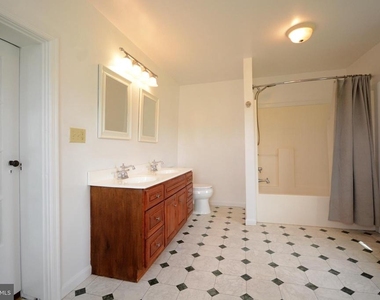 12108 Auburn Road - Photo Thumbnail 14