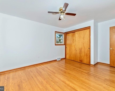 7927 Old Seventh Street - Photo Thumbnail 9