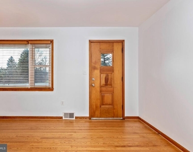 7927 Old Seventh Street - Photo Thumbnail 2