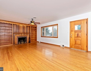 7927 Old Seventh Street - Photo Thumbnail 3