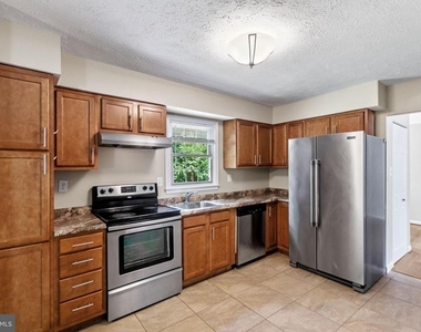 2324 Kent Court - Photo Thumbnail 8