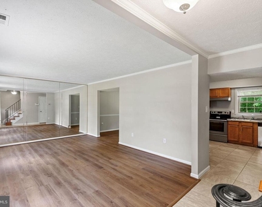 2324 Kent Court - Photo Thumbnail 4