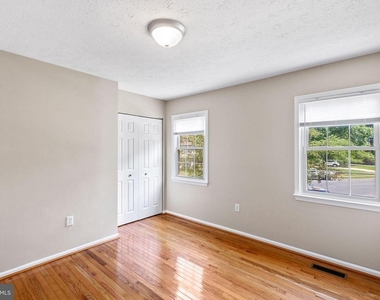 2324 Kent Court - Photo Thumbnail 19