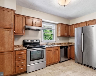 2324 Kent Court - Photo Thumbnail 9