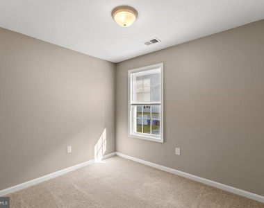 4503 Ruston Place - Photo Thumbnail 12
