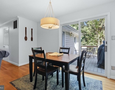 900 Hickory Circle - Photo Thumbnail 8