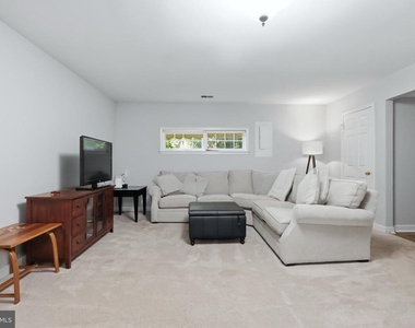 900 Hickory Circle - Photo Thumbnail 24
