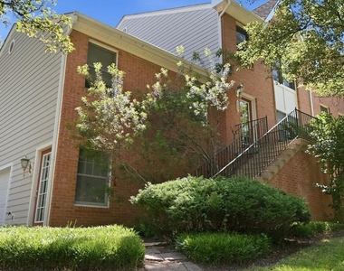900 Hickory Circle - Photo Thumbnail 1