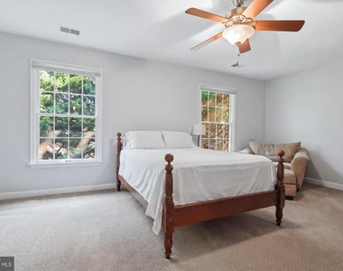 900 Hickory Circle - Photo Thumbnail 31