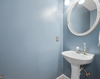 900 Hickory Circle - Photo Thumbnail 14