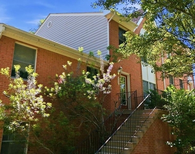 900 Hickory Circle - Photo Thumbnail 3