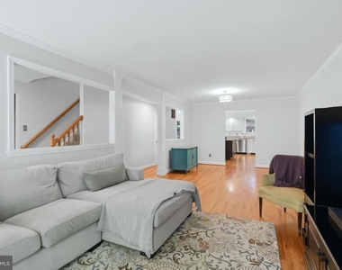 900 Hickory Circle - Photo Thumbnail 13