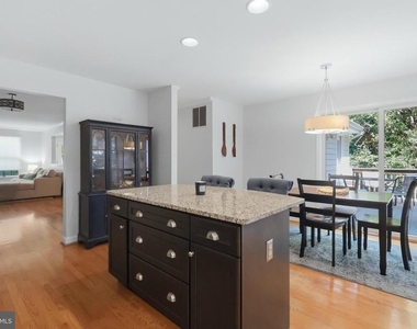 900 Hickory Circle - Photo Thumbnail 7