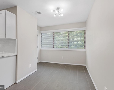 8018 Valley Manor Road - Photo Thumbnail 10