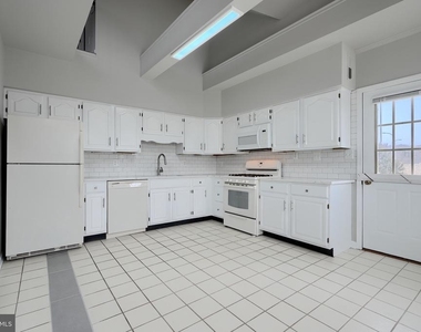 1727 Magnolia Avenue - Photo Thumbnail 16