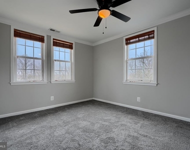 1727 Magnolia Avenue - Photo Thumbnail 5