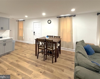 3703 6th Street - Photo Thumbnail 5