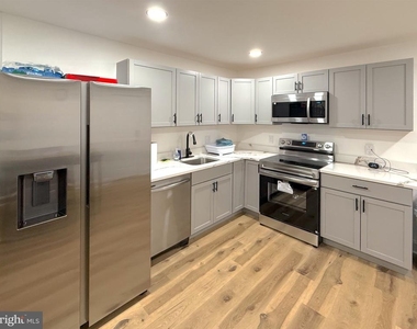 3703 6th Street - Photo Thumbnail 6