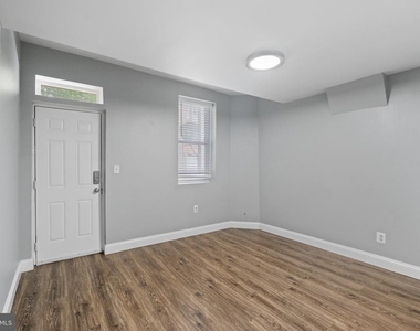 823 Newington Avenue - Photo Thumbnail 8