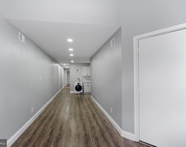 823 Newington Avenue - Photo Thumbnail 4