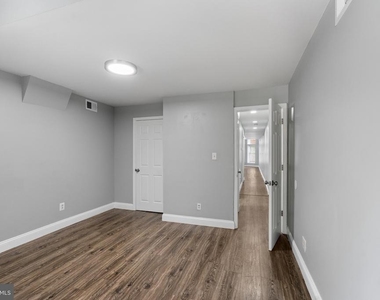 823 Newington Avenue - Photo Thumbnail 9