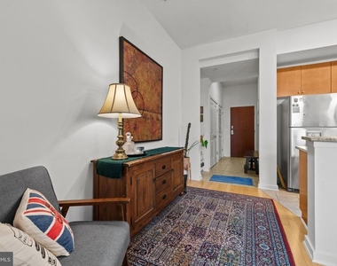 1209 N Charles Street - Photo Thumbnail 6