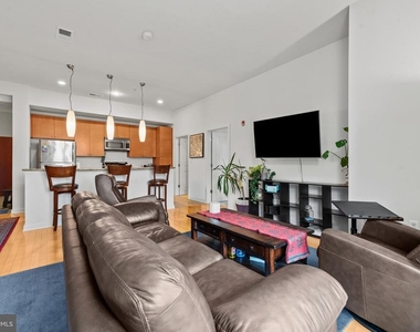 1209 N Charles Street - Photo Thumbnail 11