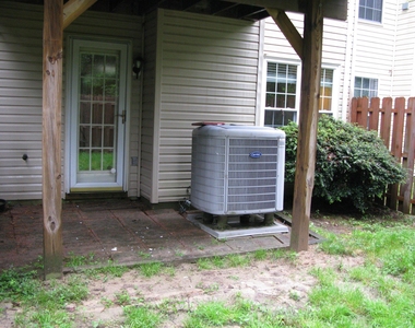 2202 Commissary Circle - Photo Thumbnail 26