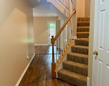 2202 Commissary Circle - Photo Thumbnail 2