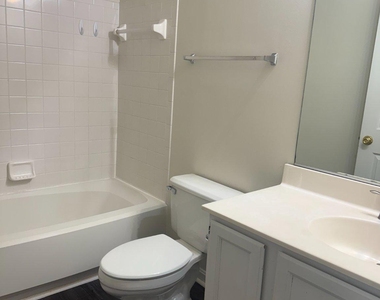2202 Commissary Circle - Photo Thumbnail 14