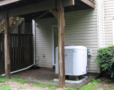 2202 Commissary Circle - Photo Thumbnail 27