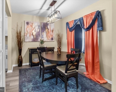 1754 Castleford Square - Photo Thumbnail 2